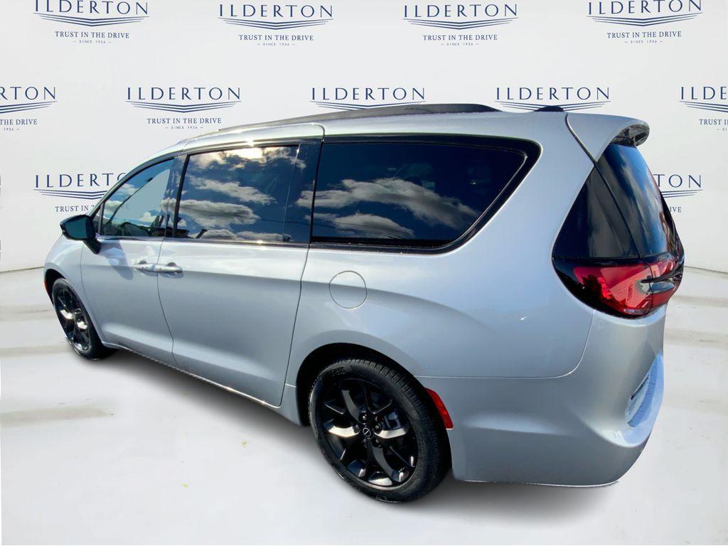 new 2026 Chrysler Pacifica car, priced at $51,570