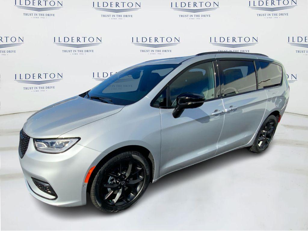 new 2026 Chrysler Pacifica car, priced at $51,570