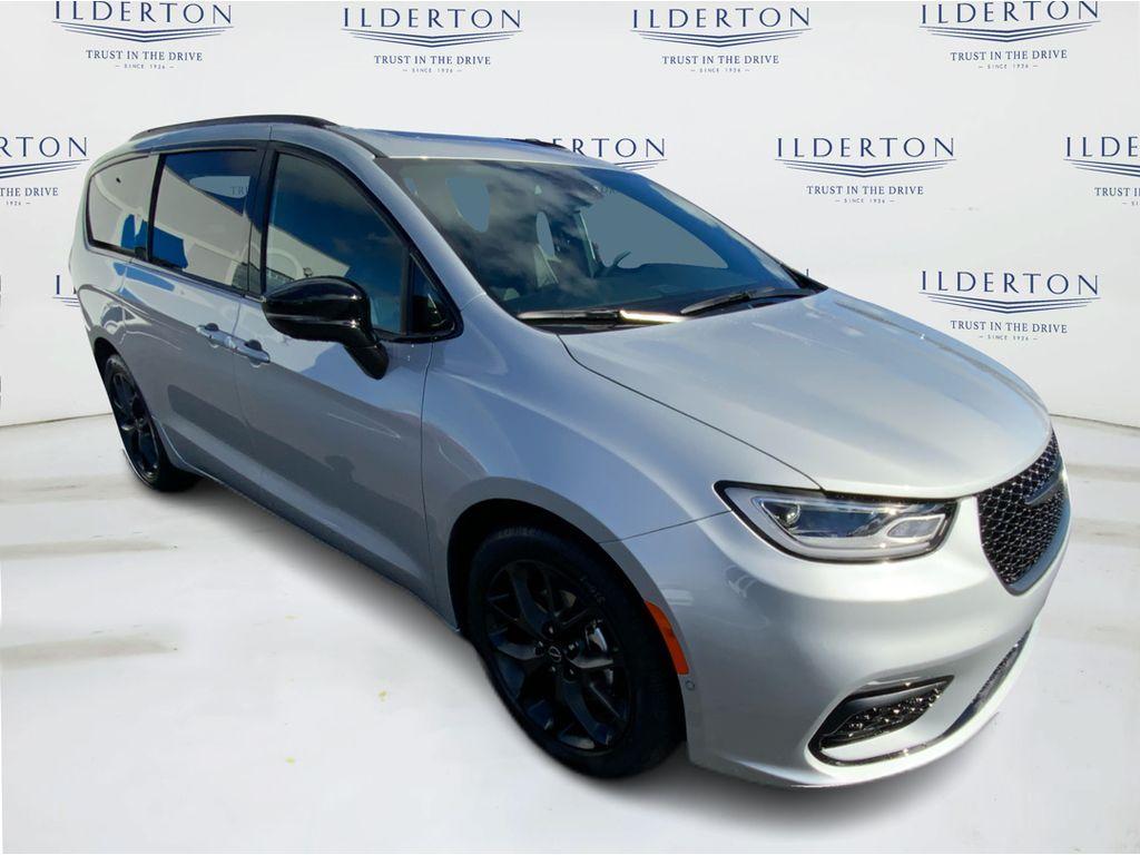 new 2026 Chrysler Pacifica car, priced at $51,570