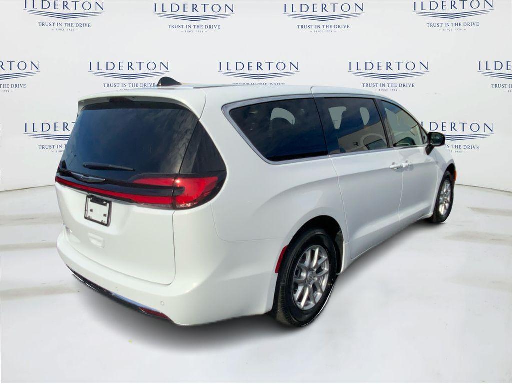 new 2026 Chrysler Pacifica car, priced at $40,145