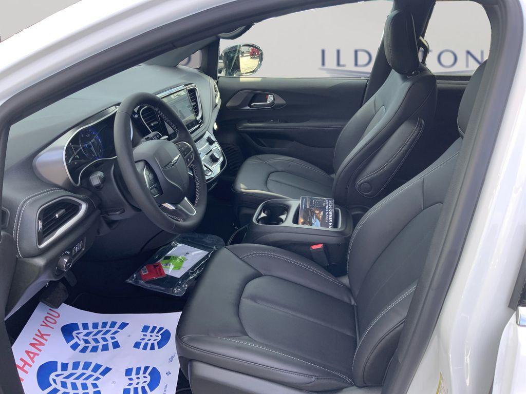 new 2026 Chrysler Pacifica car, priced at $40,145