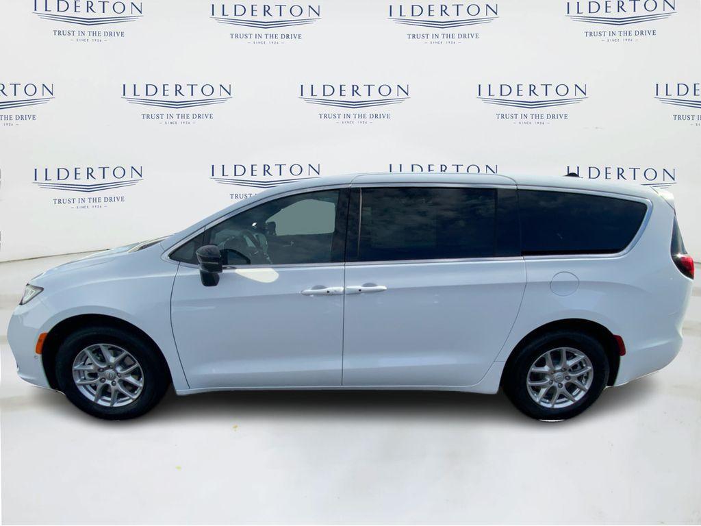 new 2026 Chrysler Pacifica car, priced at $40,145