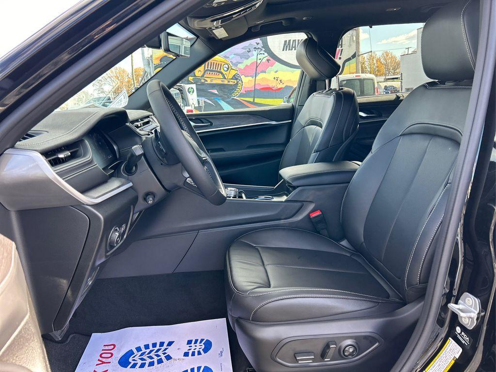 new 2025 Jeep Grand Cherokee L car, priced at $44,249