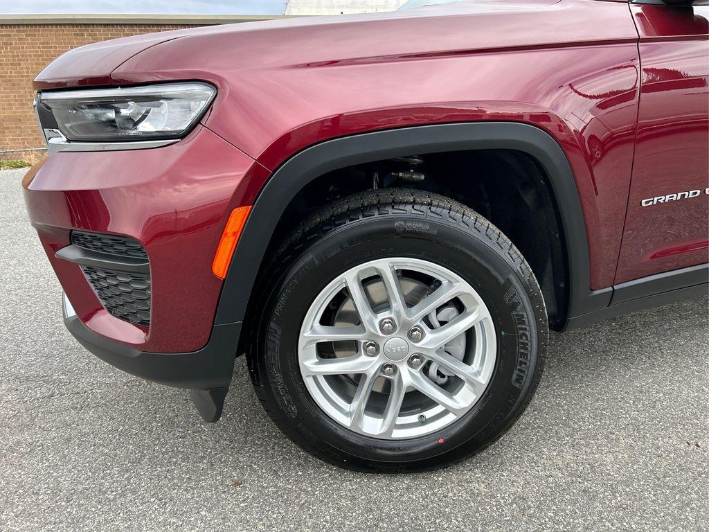 new 2025 Jeep Grand Cherokee car, priced at $37,749