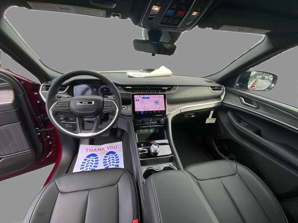 new 2025 Jeep Grand Cherokee car, priced at $44,735