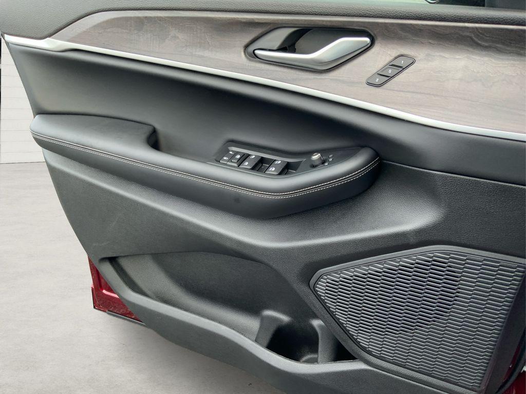 new 2025 Jeep Grand Cherokee car, priced at $44,735