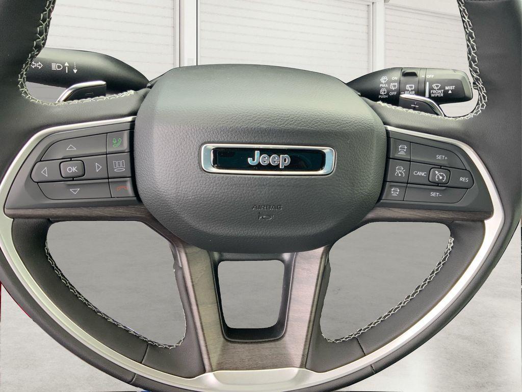 new 2025 Jeep Grand Cherokee car, priced at $44,735