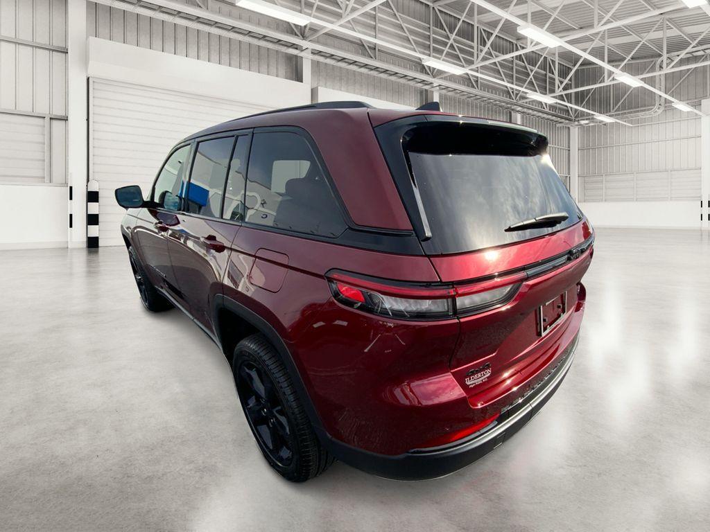 new 2025 Jeep Grand Cherokee car, priced at $44,735