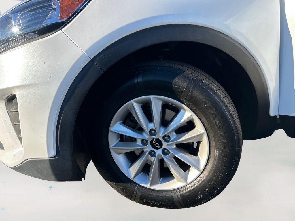 used 2019 Kia Sorento car, priced at $13,295