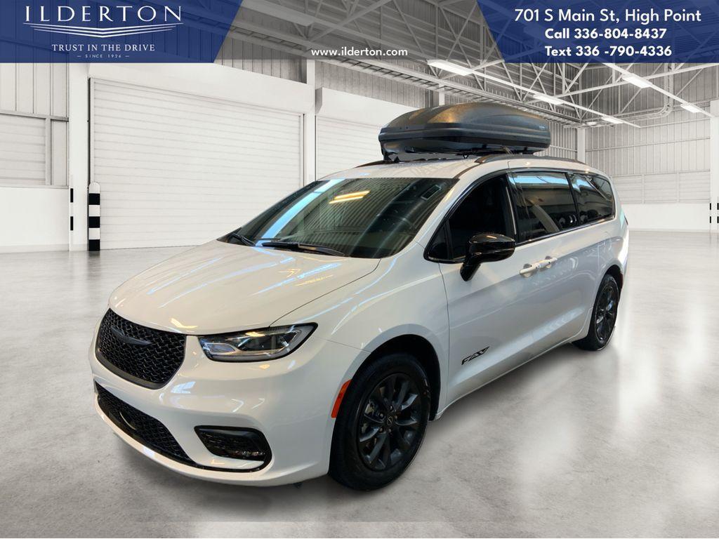 new 2025 Chrysler Pacifica car, priced at $38,749