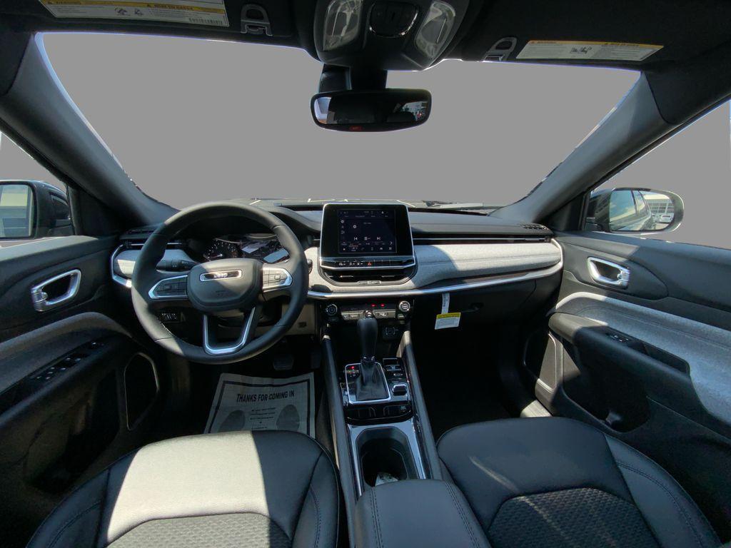 new 2025 Jeep Compass car, priced at $26,499
