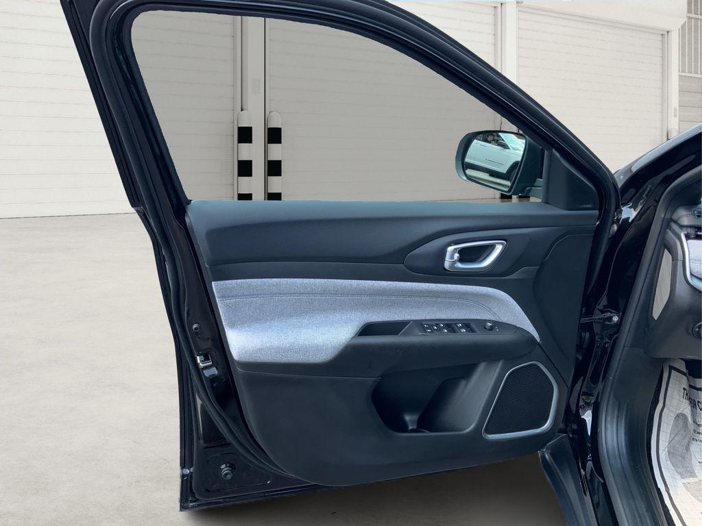 new 2025 Jeep Compass car, priced at $26,499