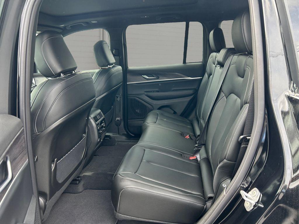 new 2025 Jeep Grand Cherokee car, priced at $40,249