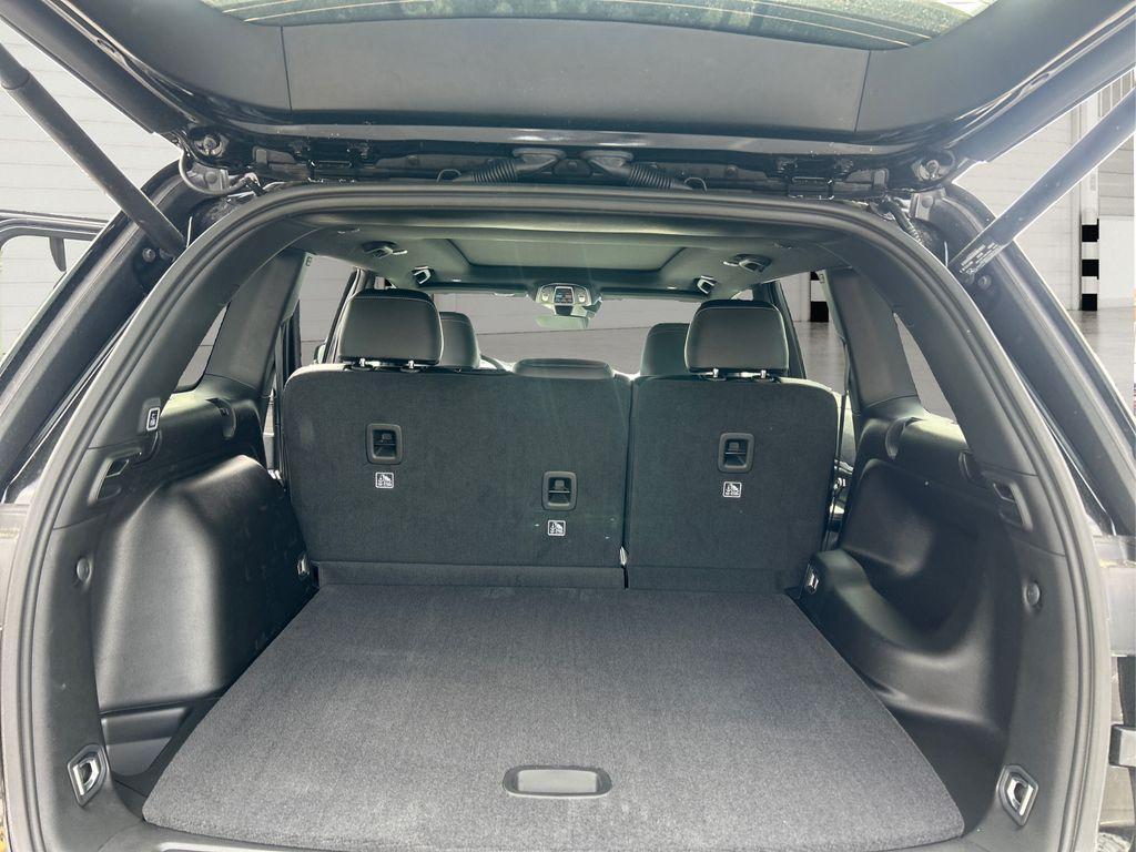 new 2025 Jeep Grand Cherokee car, priced at $40,249