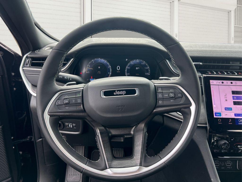 new 2025 Jeep Grand Cherokee car, priced at $40,249