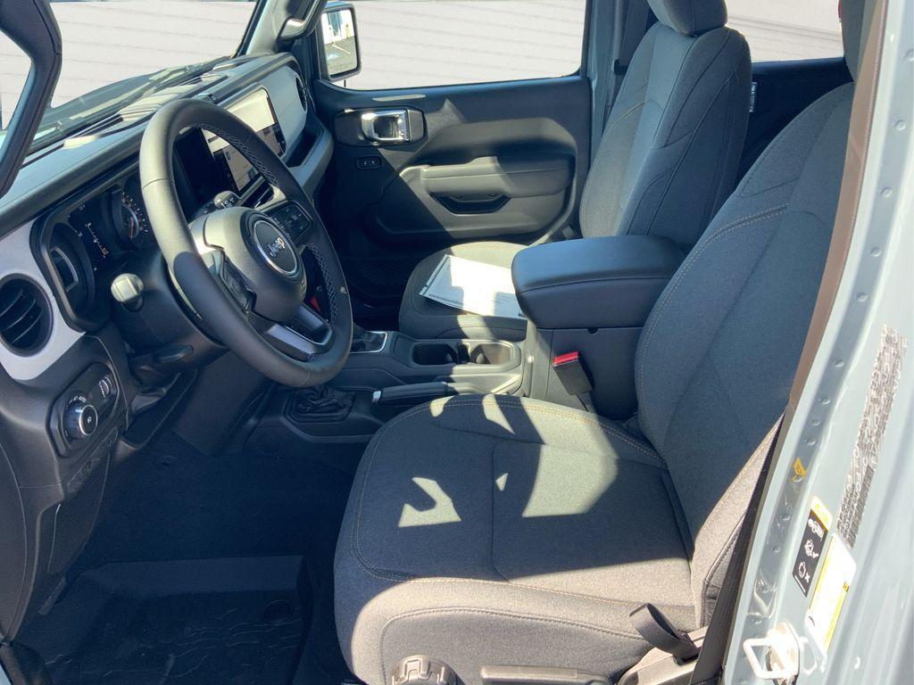 new 2025 Jeep Wrangler car, priced at $40,845
