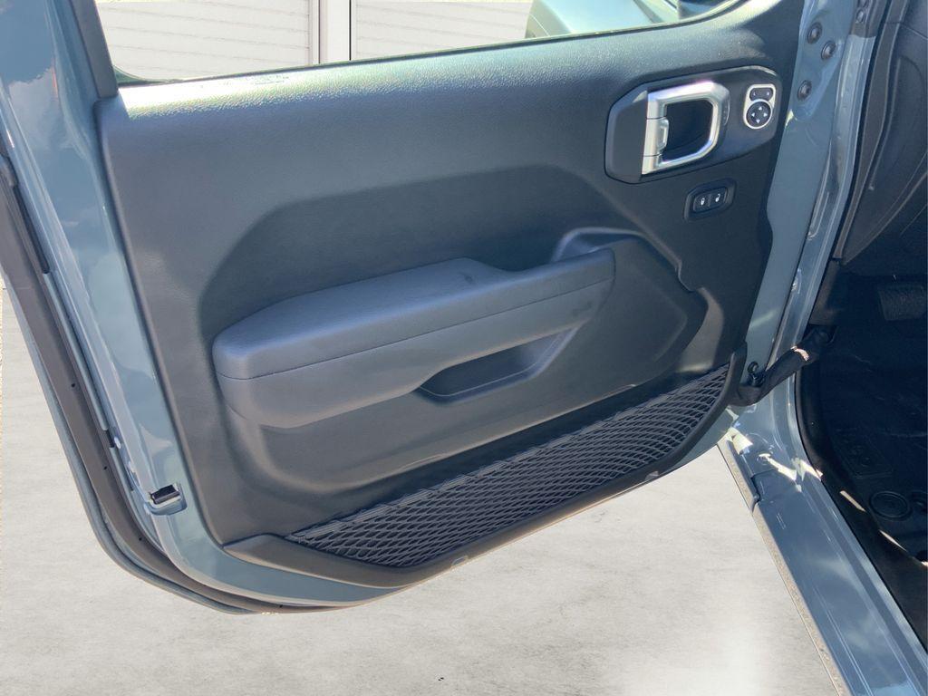 new 2025 Jeep Wrangler car, priced at $40,845