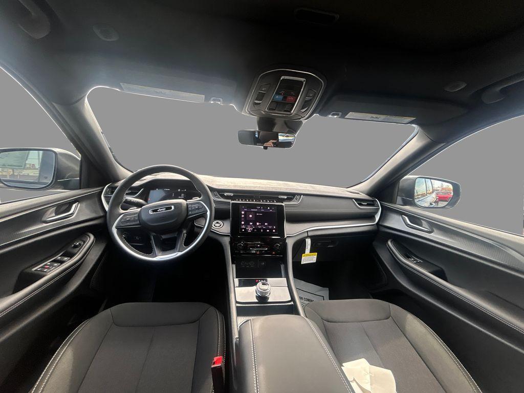 new 2025 Jeep Grand Cherokee car, priced at $35,249