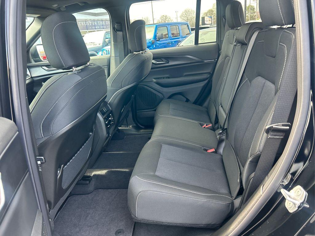 new 2025 Jeep Grand Cherokee car, priced at $35,249