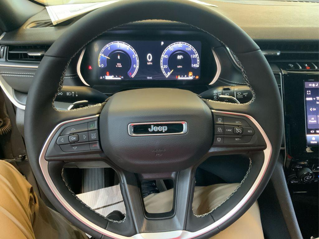 new 2025 Jeep Grand Cherokee car, priced at $36,749