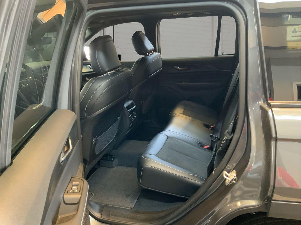 new 2025 Jeep Grand Cherokee car, priced at $36,749