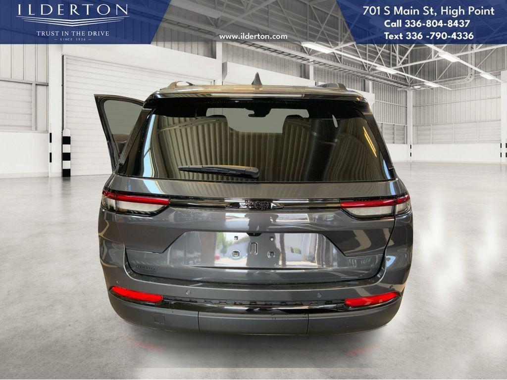 new 2025 Jeep Grand Cherokee car, priced at $36,749