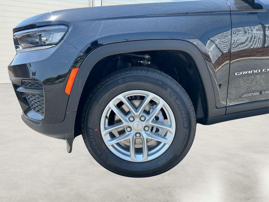 new 2025 Jeep Grand Cherokee car, priced at $35,249