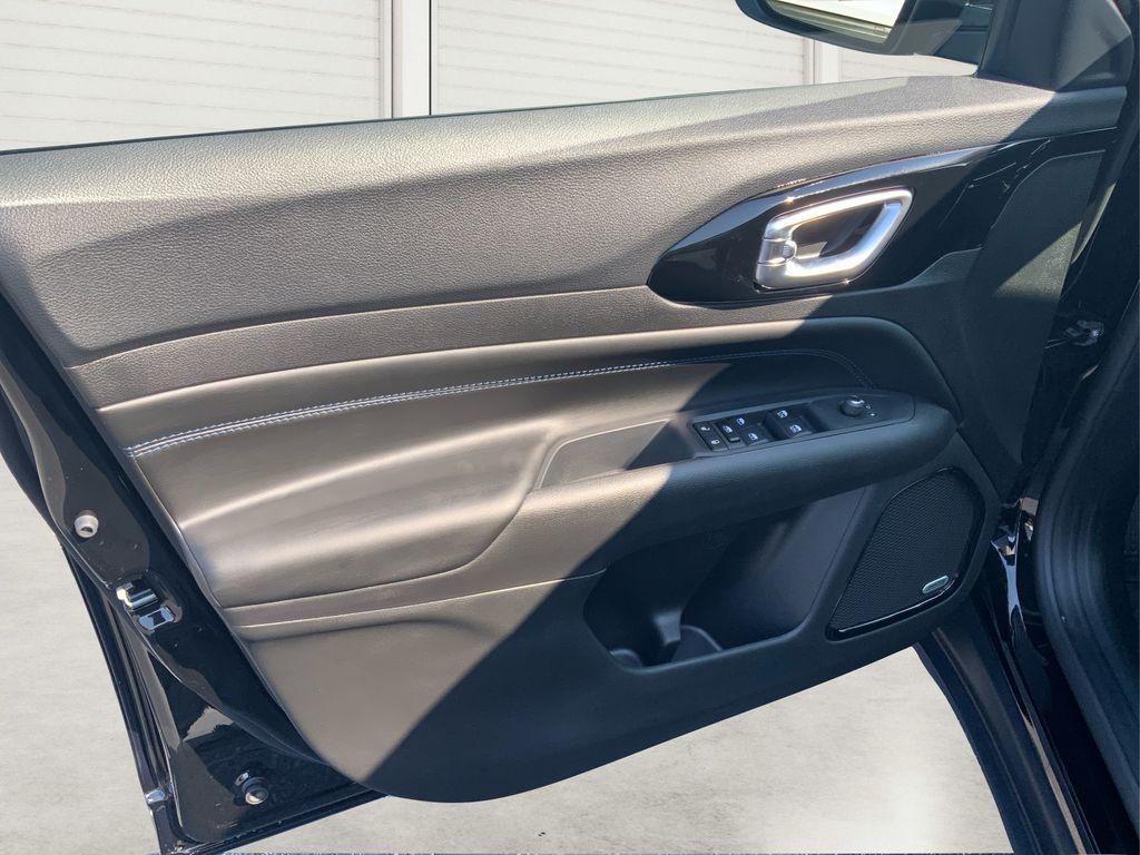 new 2025 Jeep Compass car, priced at $33,999