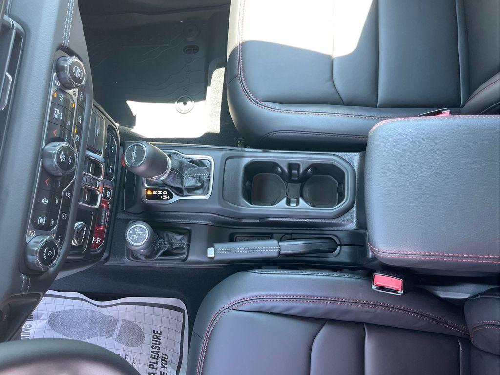 new 2025 Jeep Gladiator car
