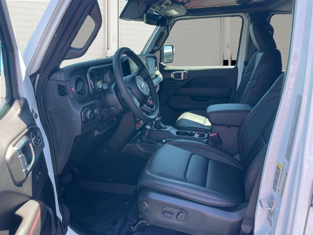 new 2025 Jeep Gladiator car