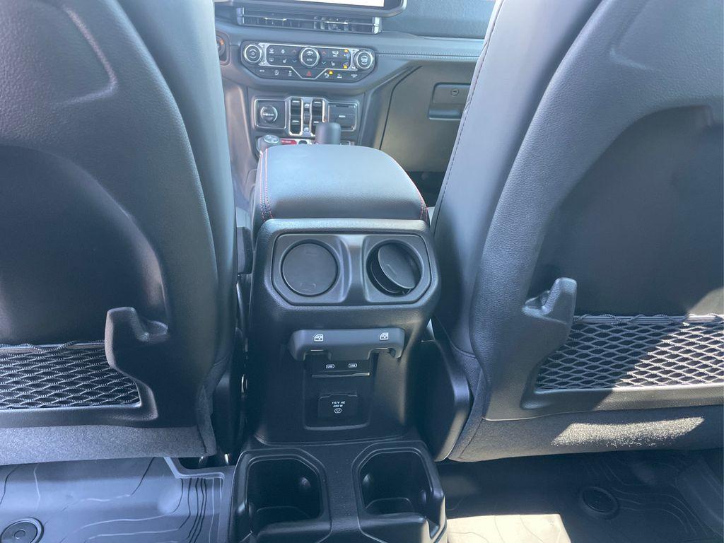 new 2025 Jeep Gladiator car