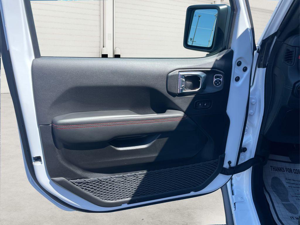 new 2025 Jeep Gladiator car