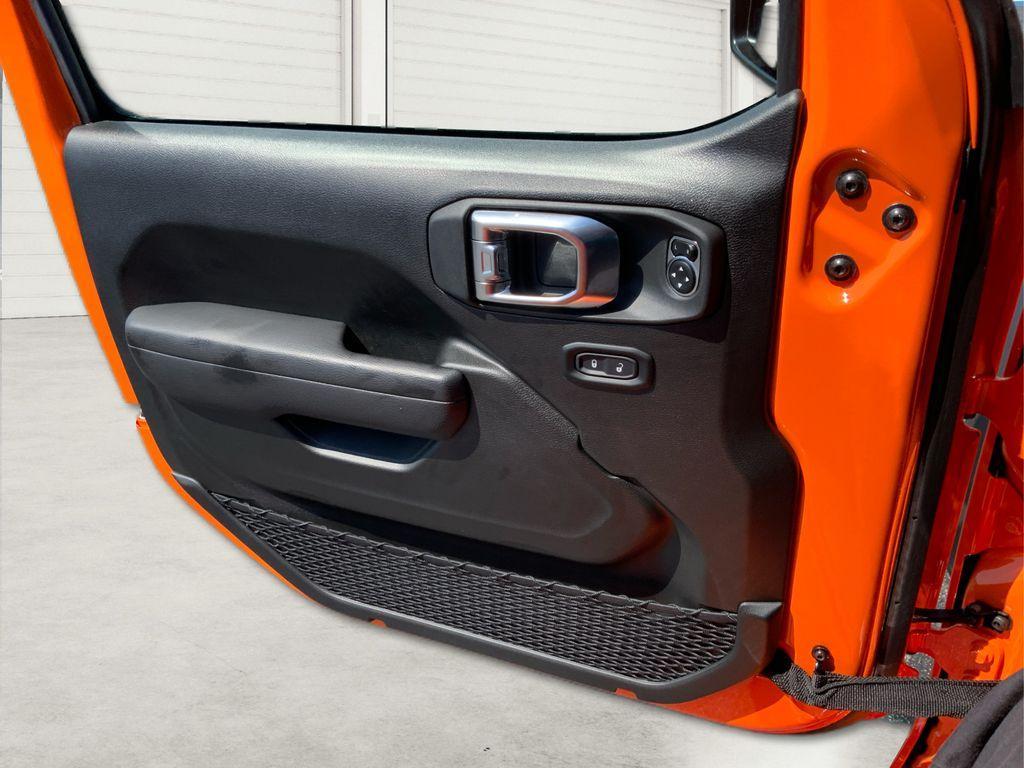 new 2025 Jeep Wrangler car, priced at $45,970