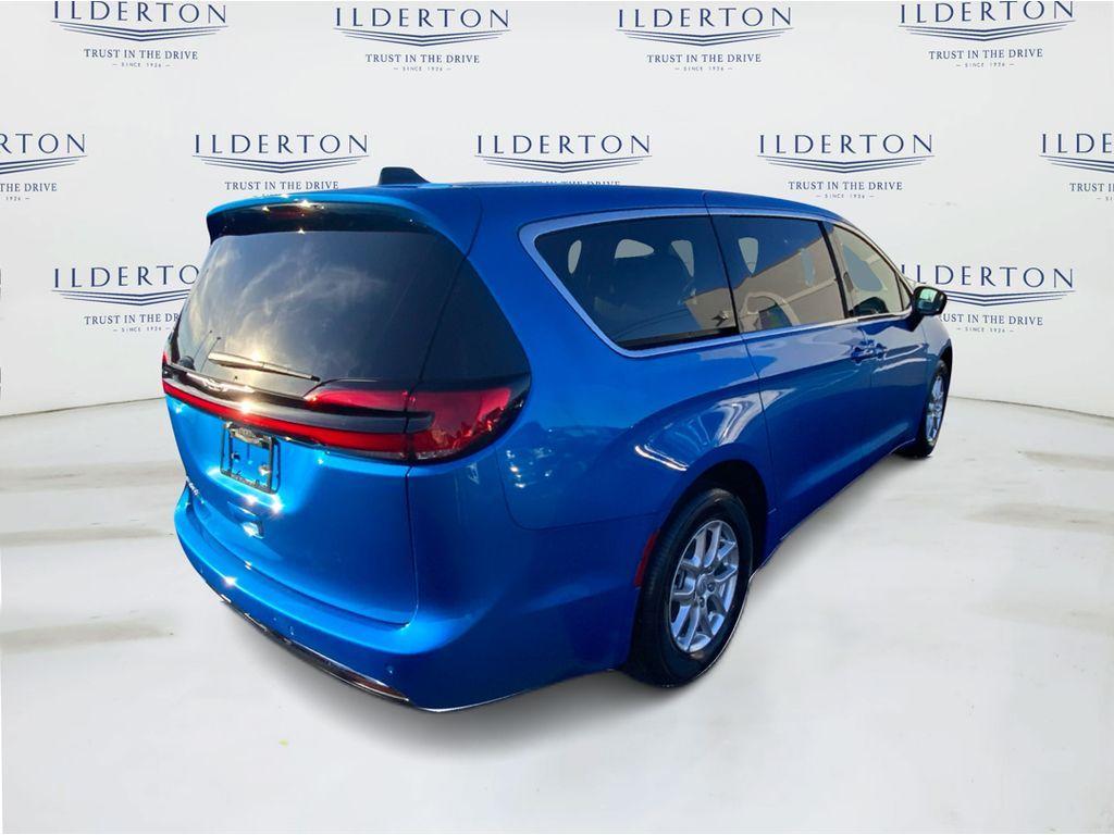 new 2026 Chrysler Pacifica car, priced at $40,640