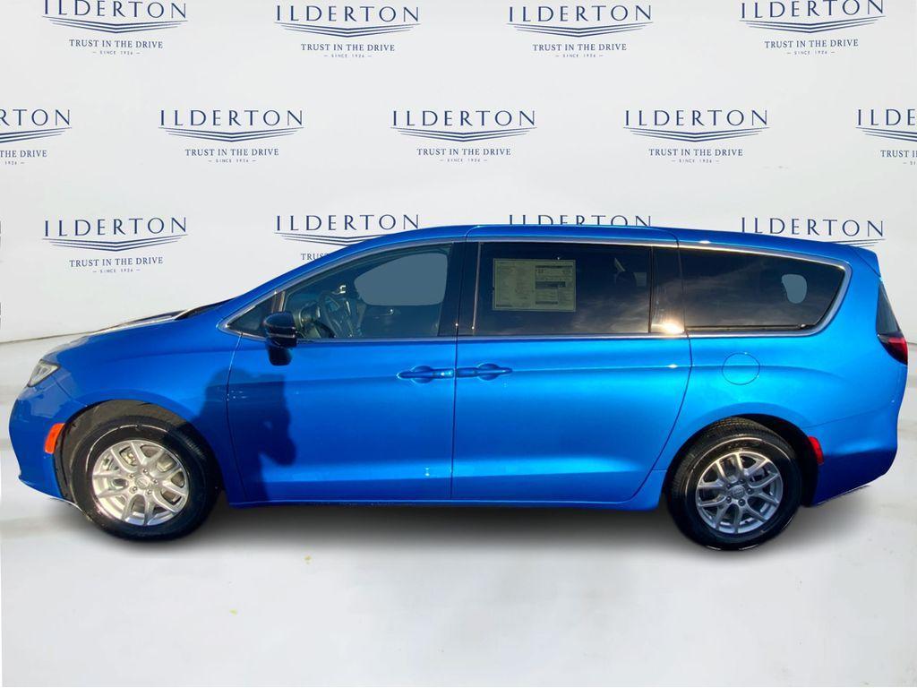 new 2026 Chrysler Pacifica car, priced at $40,640