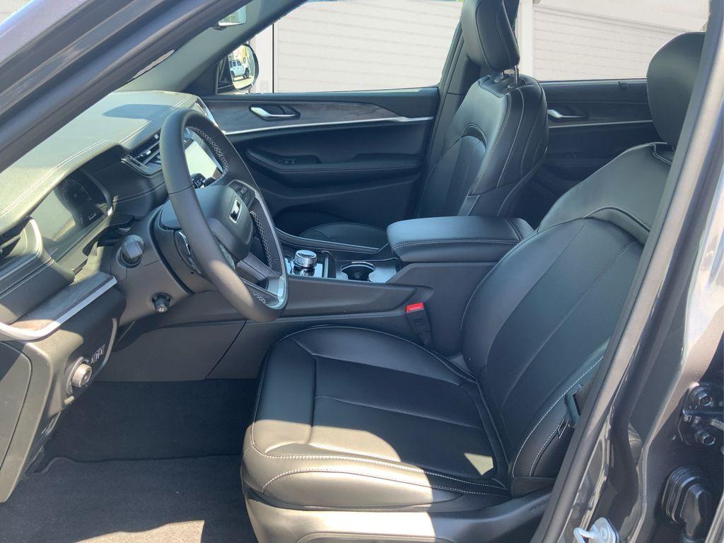 new 2025 Jeep Grand Cherokee L car, priced at $45,260