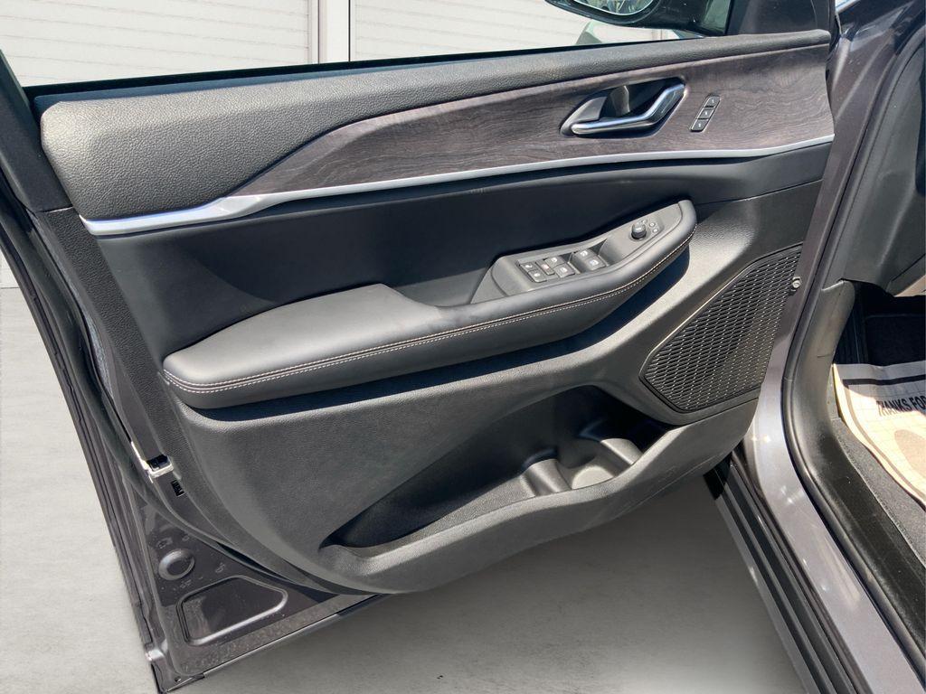 new 2025 Jeep Grand Cherokee L car, priced at $45,260