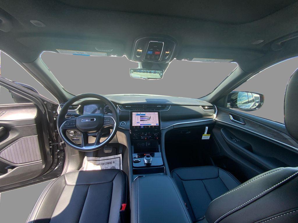 new 2025 Jeep Grand Cherokee L car, priced at $45,260