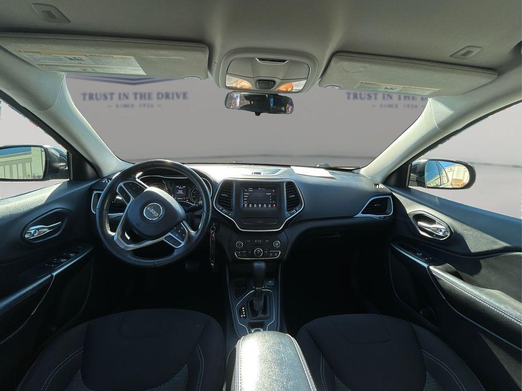 used 2019 Jeep Cherokee car, priced at $9,495