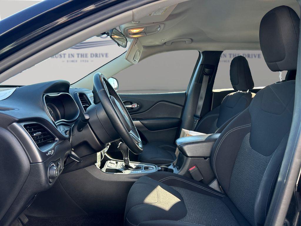 used 2019 Jeep Cherokee car, priced at $9,495