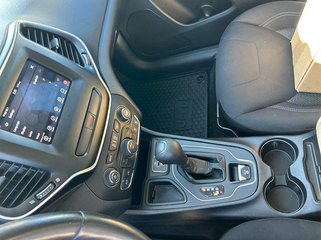 used 2019 Jeep Cherokee car, priced at $9,495