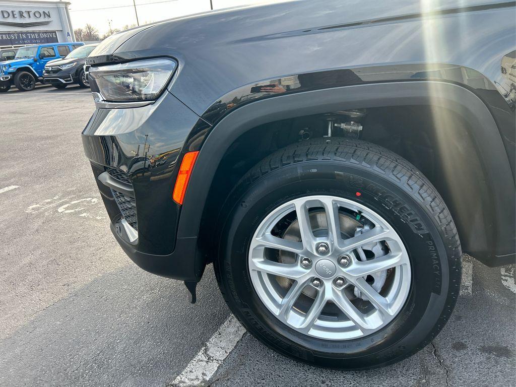 new 2025 Jeep Grand Cherokee car, priced at $37,249