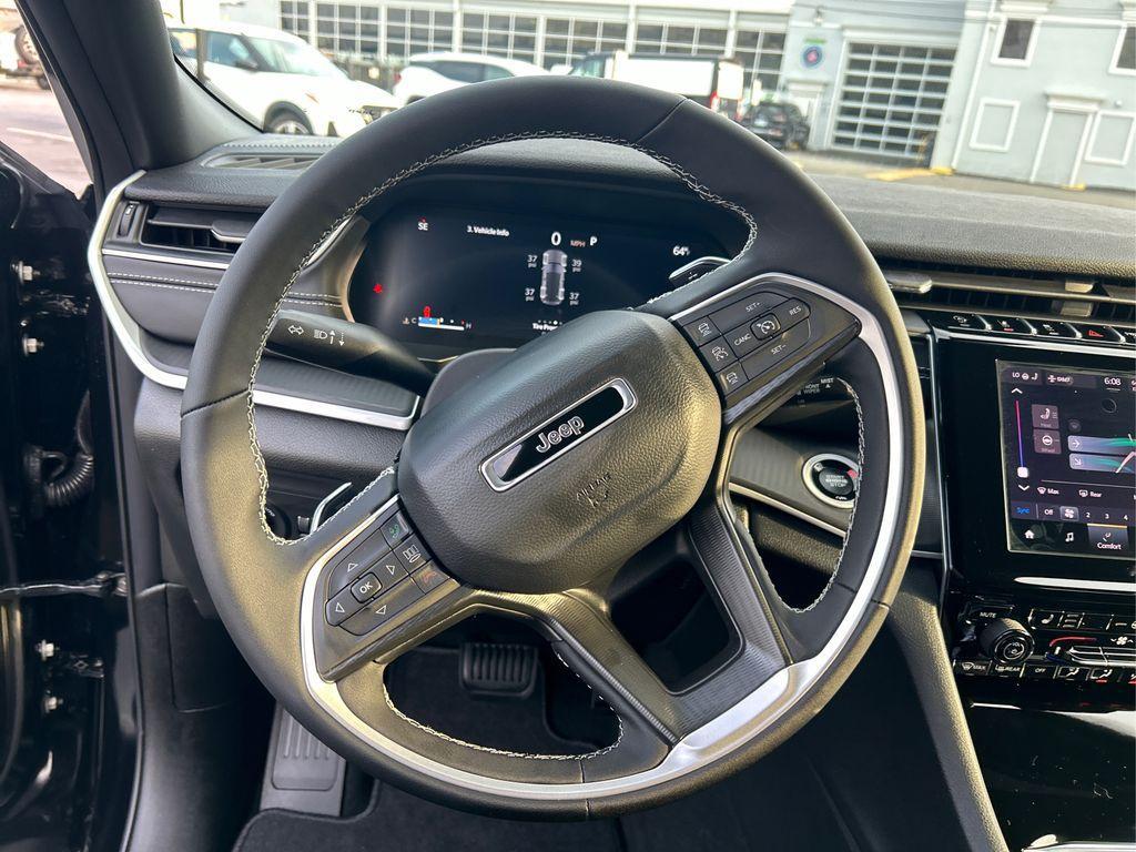 new 2025 Jeep Grand Cherokee car, priced at $37,249