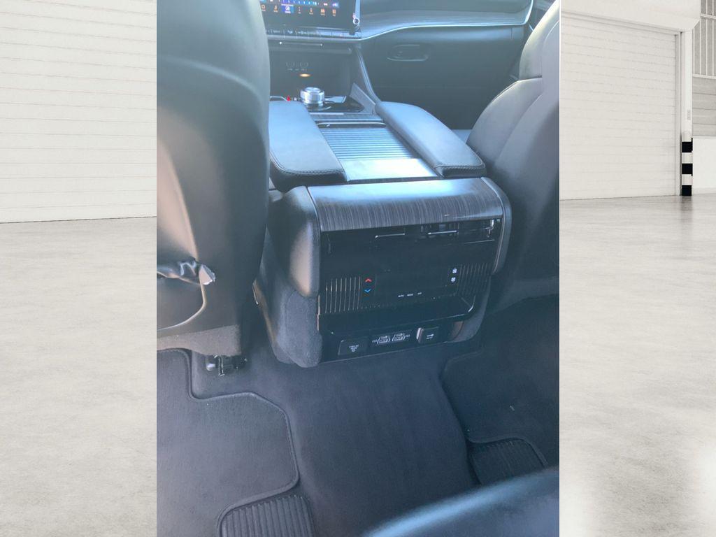 used 2024 Jeep Wagoneer L car, priced at $40,995