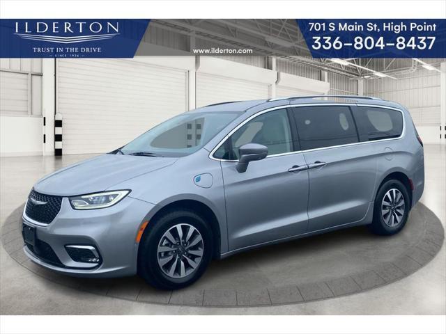 used 2021 Chrysler Pacifica Hybrid car, priced at $24,991