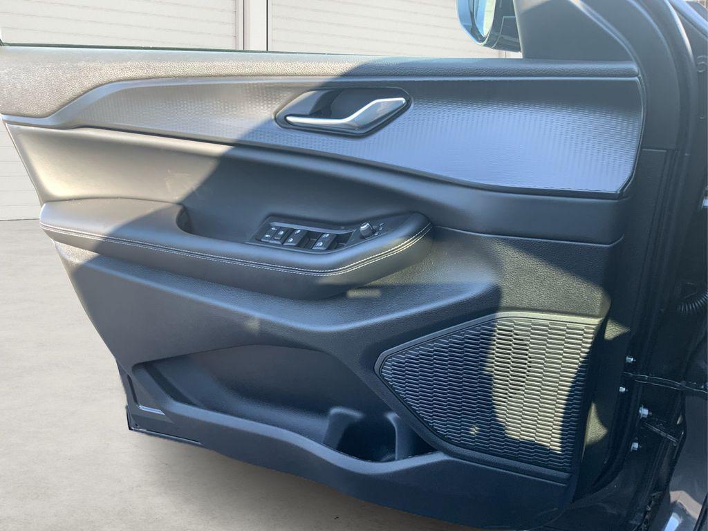 new 2025 Jeep Grand Cherokee car, priced at $41,749