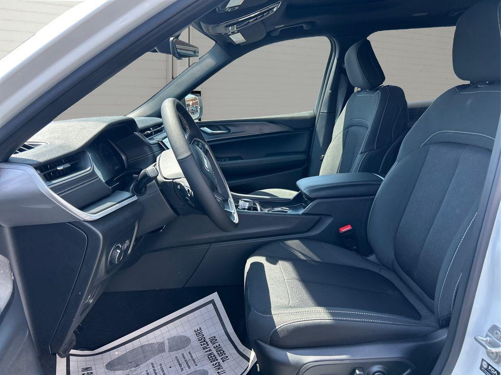 new 2025 Jeep Grand Cherokee L car, priced at $38,749