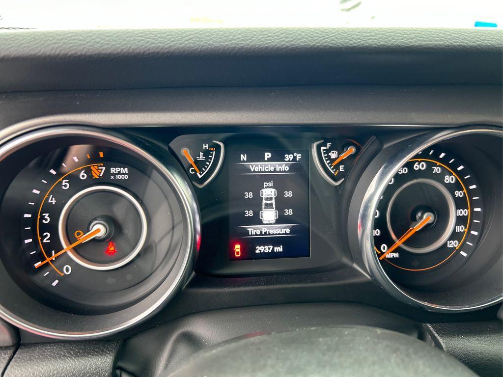 used 2023 Jeep Gladiator car, priced at $38,300