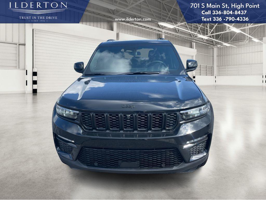 new 2025 Jeep Grand Cherokee car, priced at $45,999