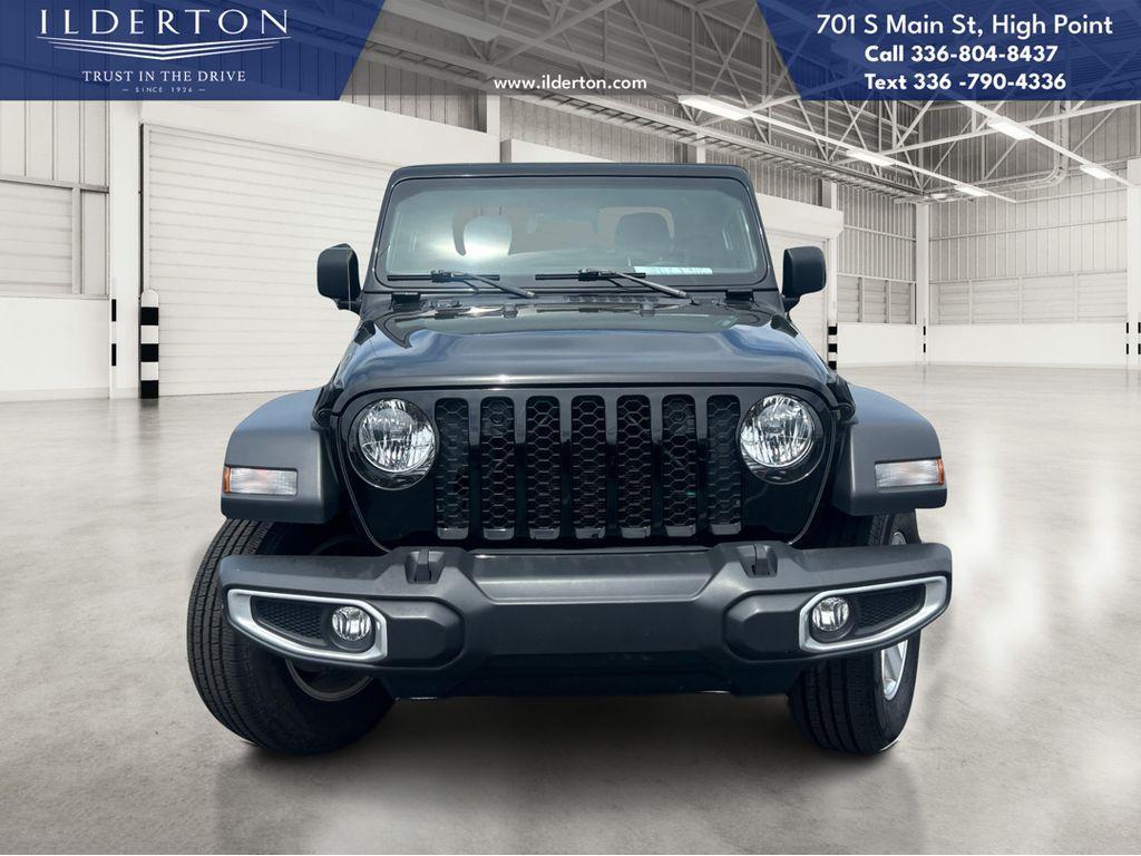 used 2023 Jeep Gladiator car, priced at $27,045